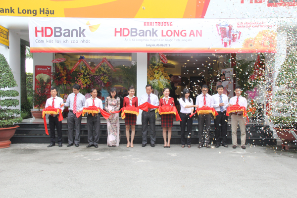HDBank Long An đã tưng bừng khai trương với nhiều phần quà và chương trình ưu đãi dành cho những khách hàng đầu tiên