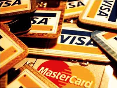 Nhiều ngân hàng phải trả giá cho chỉ tiêu phát hành thẻ tín dụng