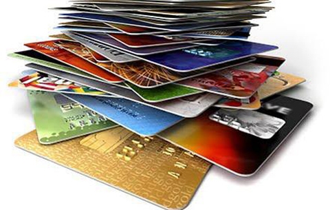 Giảm phí thường niên - Mẹo tiết kiệm thông minh của chủ thẻ tín dụng