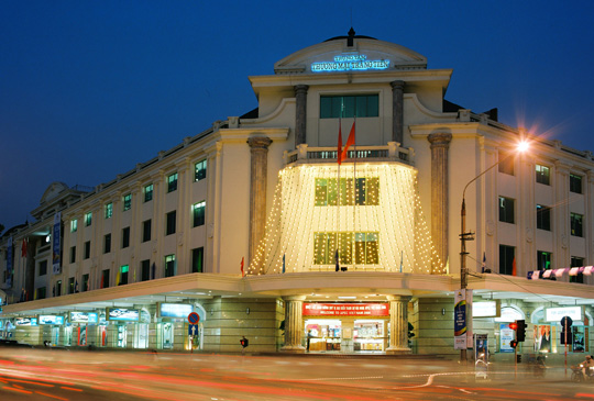 Chủ thẻ Vietinbank được ưu đãi tới 50% khi mua sắm tại Tràng Tiền Plaza