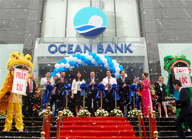 Tặng quà cho khách hàng đến giao dịch tại OceanBank Đà Nẵng và PGD Cẩm Lệ