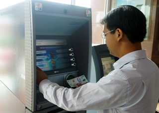 Nạp tiền tự động vào tài khoản tại ATM Deposit