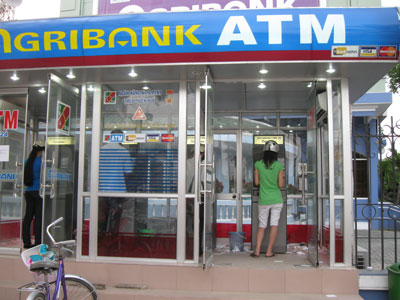 phí chuyển khoản atm ngân hàng agribank thẻ ghi nợ agribank success